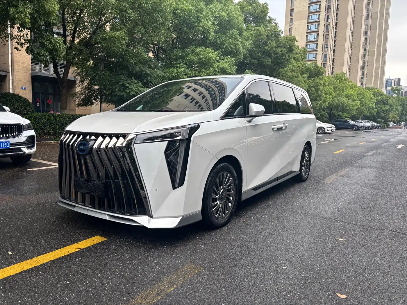 GAC Trumpchi Trumpchi M8 2023 Model Master Series Hybrid Royal Edition