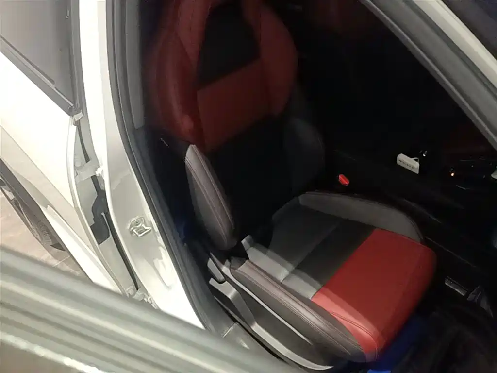 Lynk & Co 06 2020 1.5T Power Pro фото 25