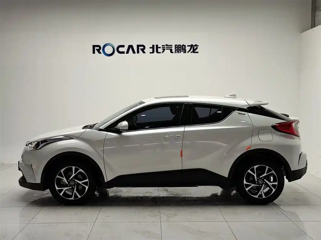 Toyota C-HR 2020 Model 2.0L Leading фото 3