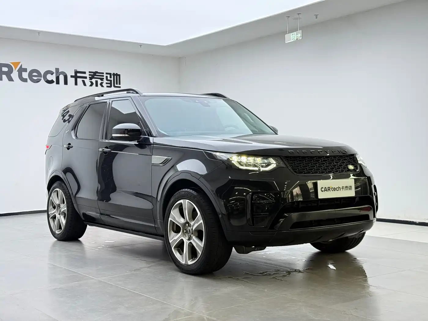 Land Rover Discovery 2019 2.0T SE фото 7