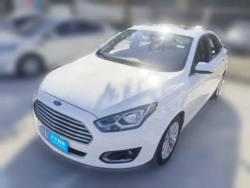 Ford Escort 2015 — пригон из Китая
