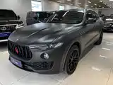 Photo 2 - Maserati Levante