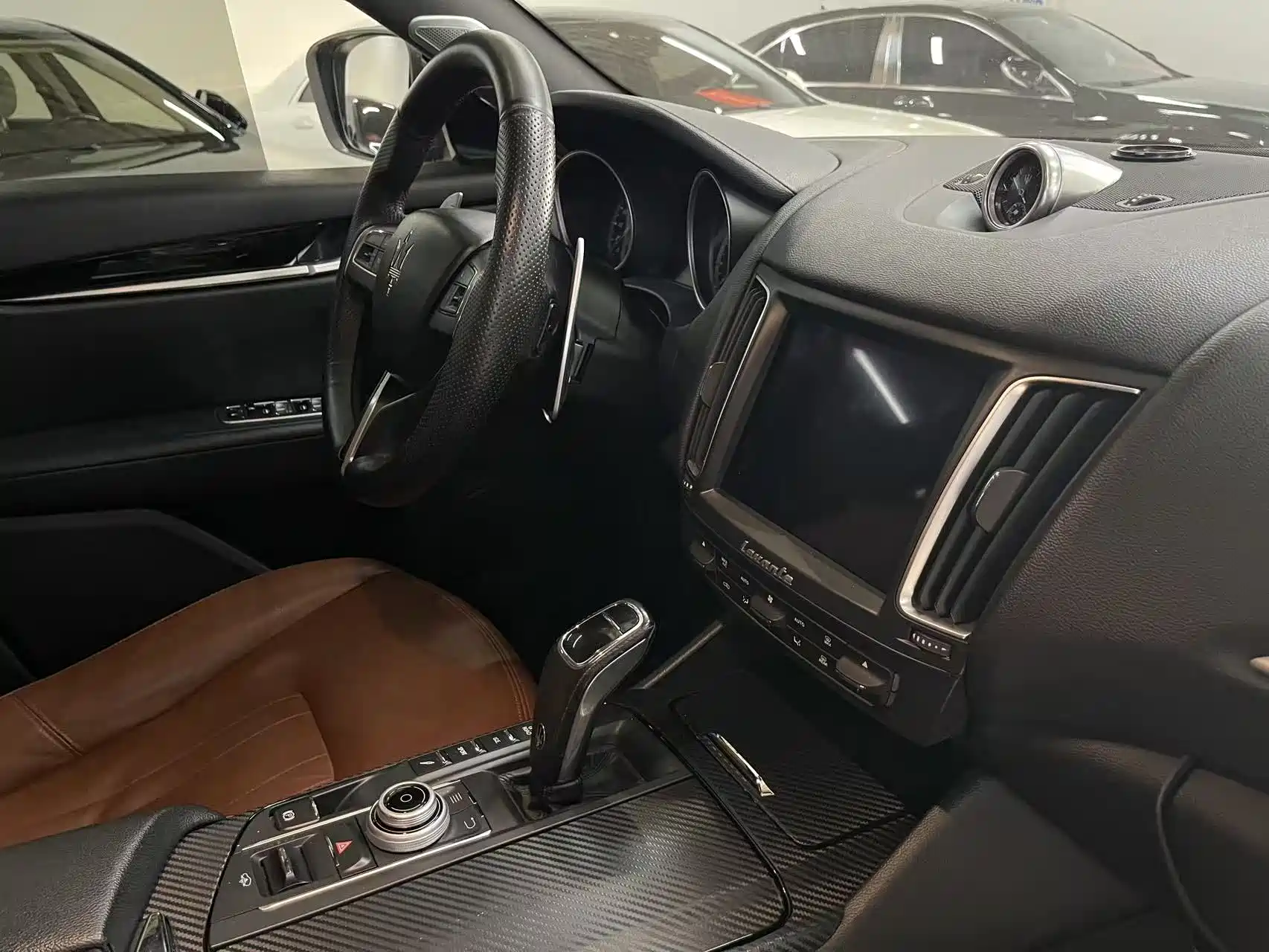 Photo 20 - Maserati Levante