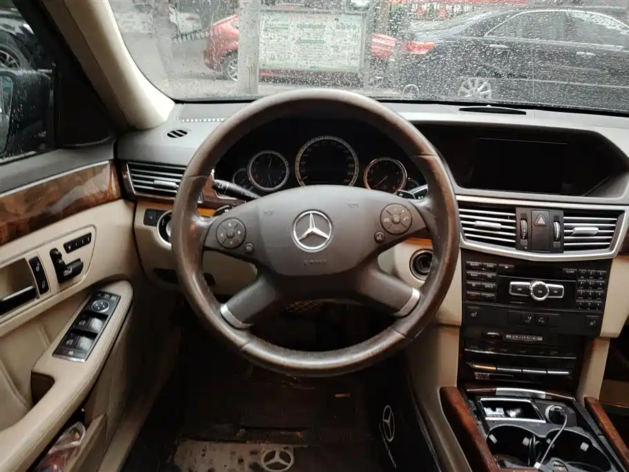 Mercedes-Benz E-Class 2013 E 300 L Elegance фото 15