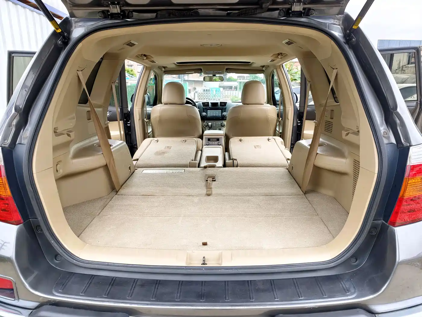 Toyota Highlander 2011 2.7L 2WD 7-seat Luxury фото 31
