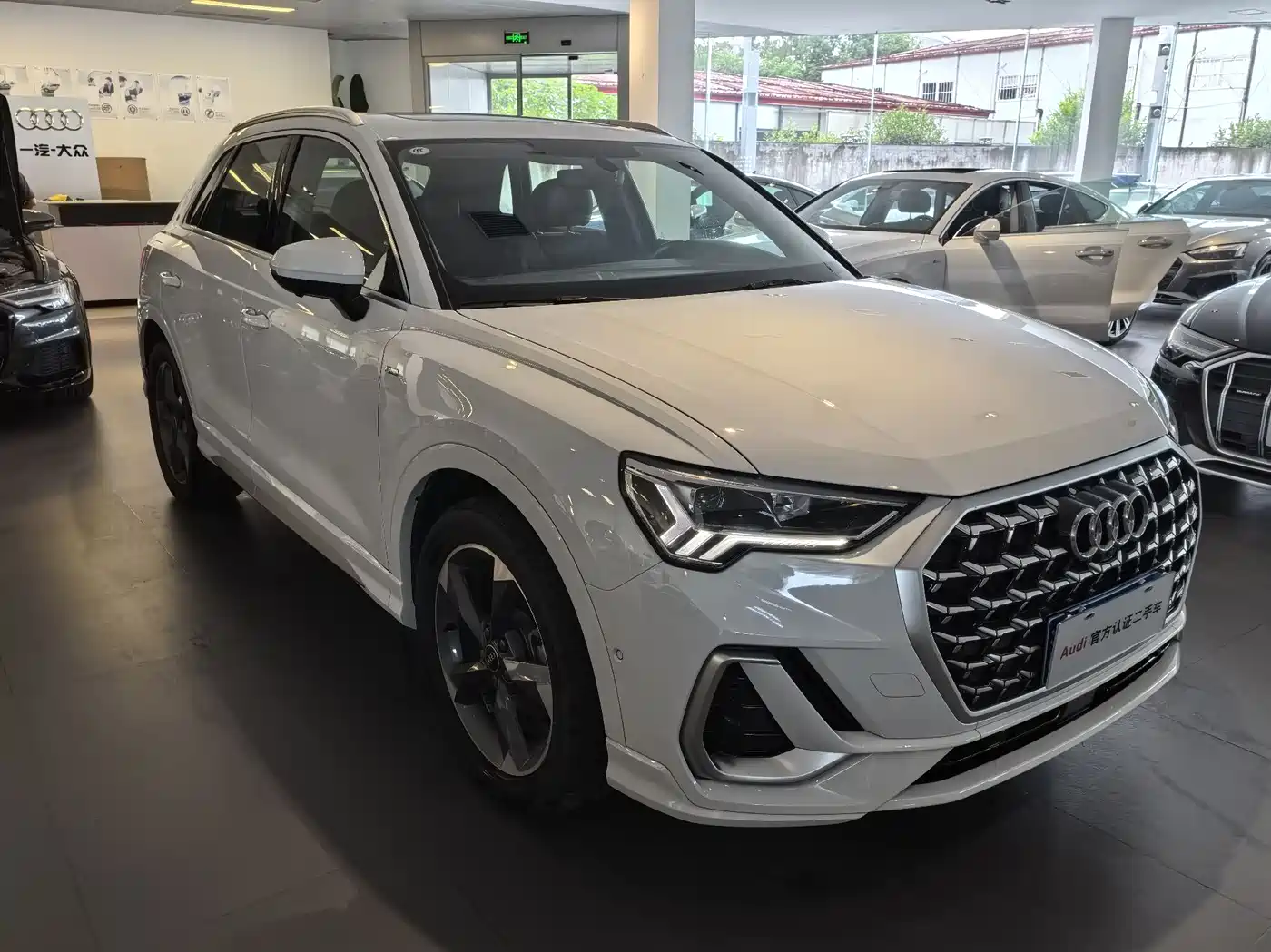 Audi Q3 2024 35 TFSI Fashion Sport фото 2