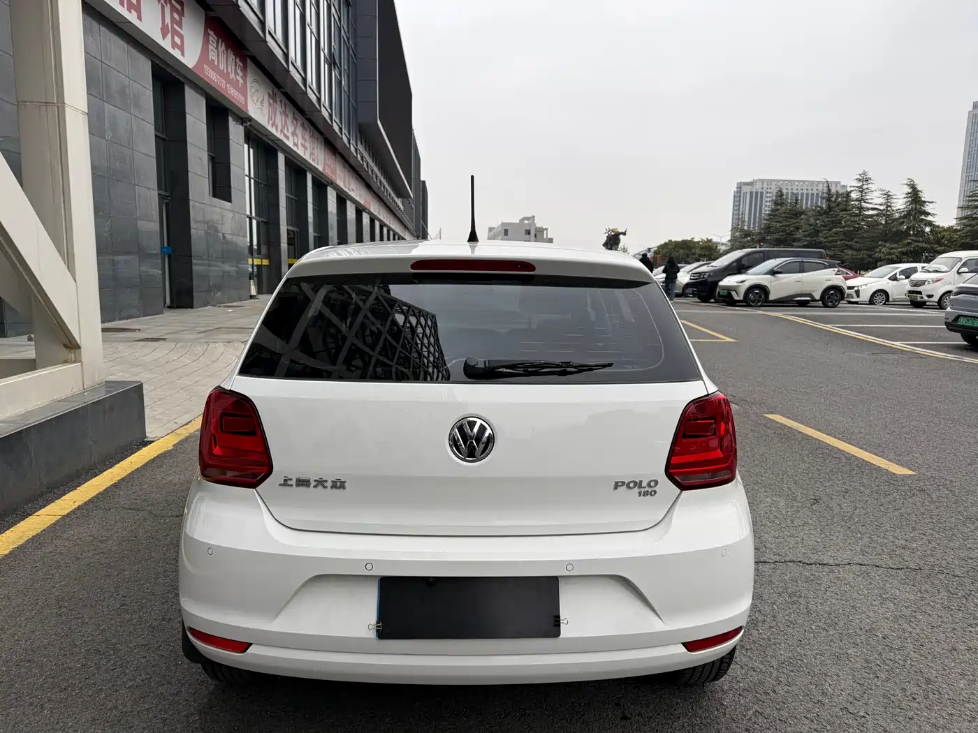 Volkswagen Polo 2016 1.6L Automatic Comfort фото 16