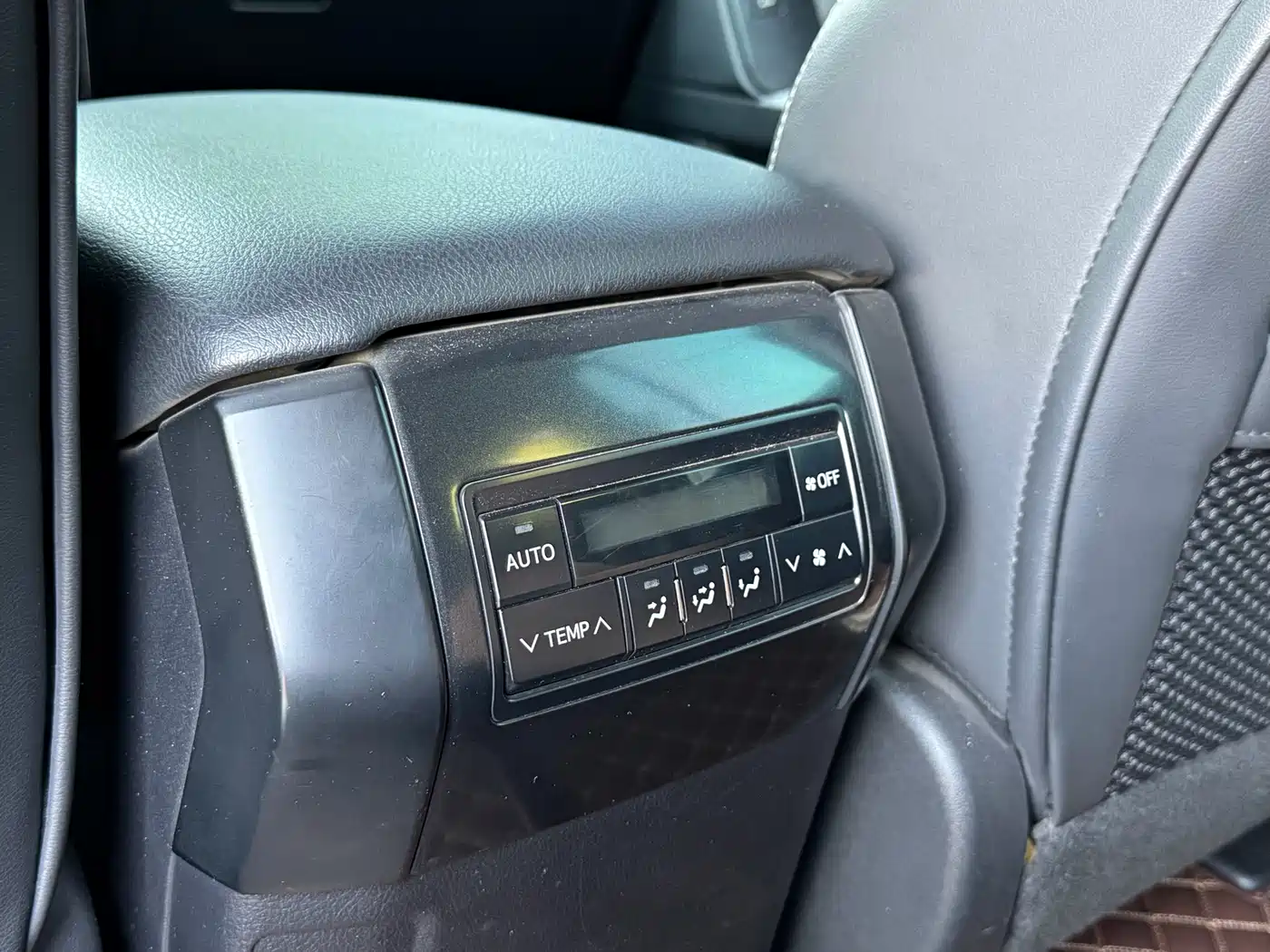 Toyota Prado 2016 2.7L Auto Luxury Edition фото 14