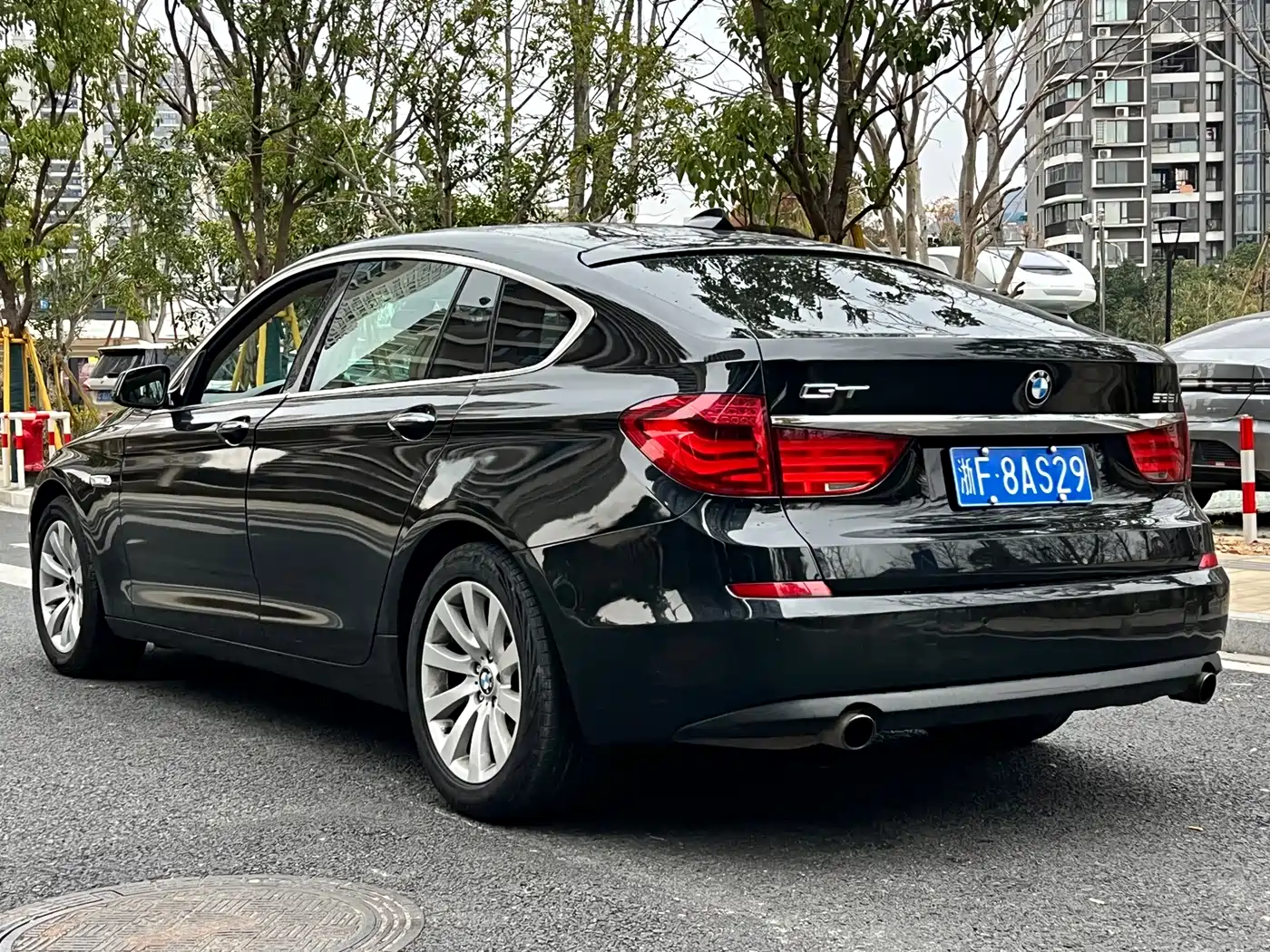 BMW 5 Series GT 2011 535i xDrive Luxury Model фото 7