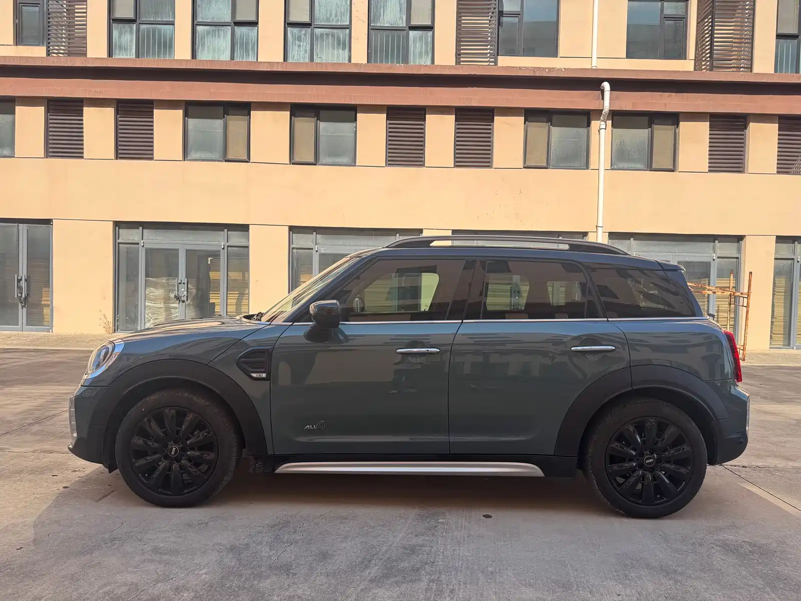 صورة 4 - MINI COUNTRYMAN