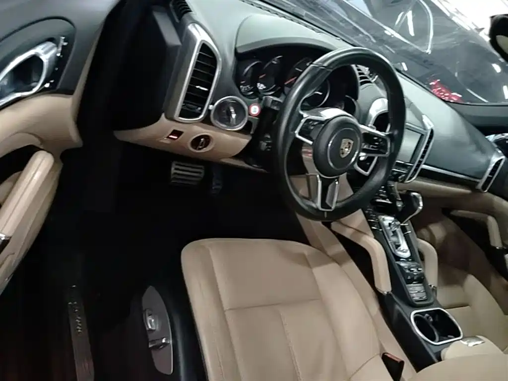Porsche Cayenne 2015 Cayenne 3.0T фото 16