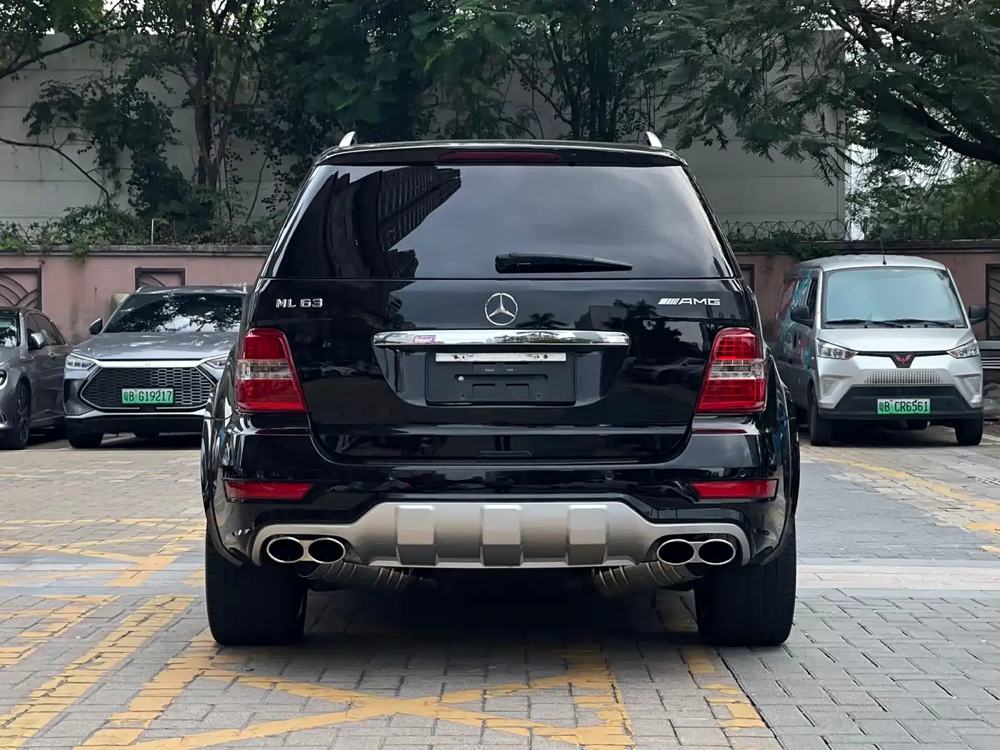 Mercedes-Benz M-Class AMG 2011 AMG ML 63 фото 15