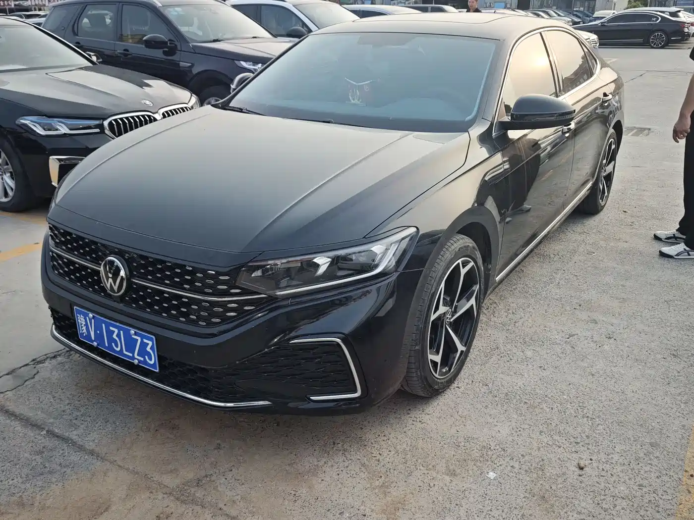 Volkswagen Passat 2025 Outstanding 380TSI Dragon Soaring Edition