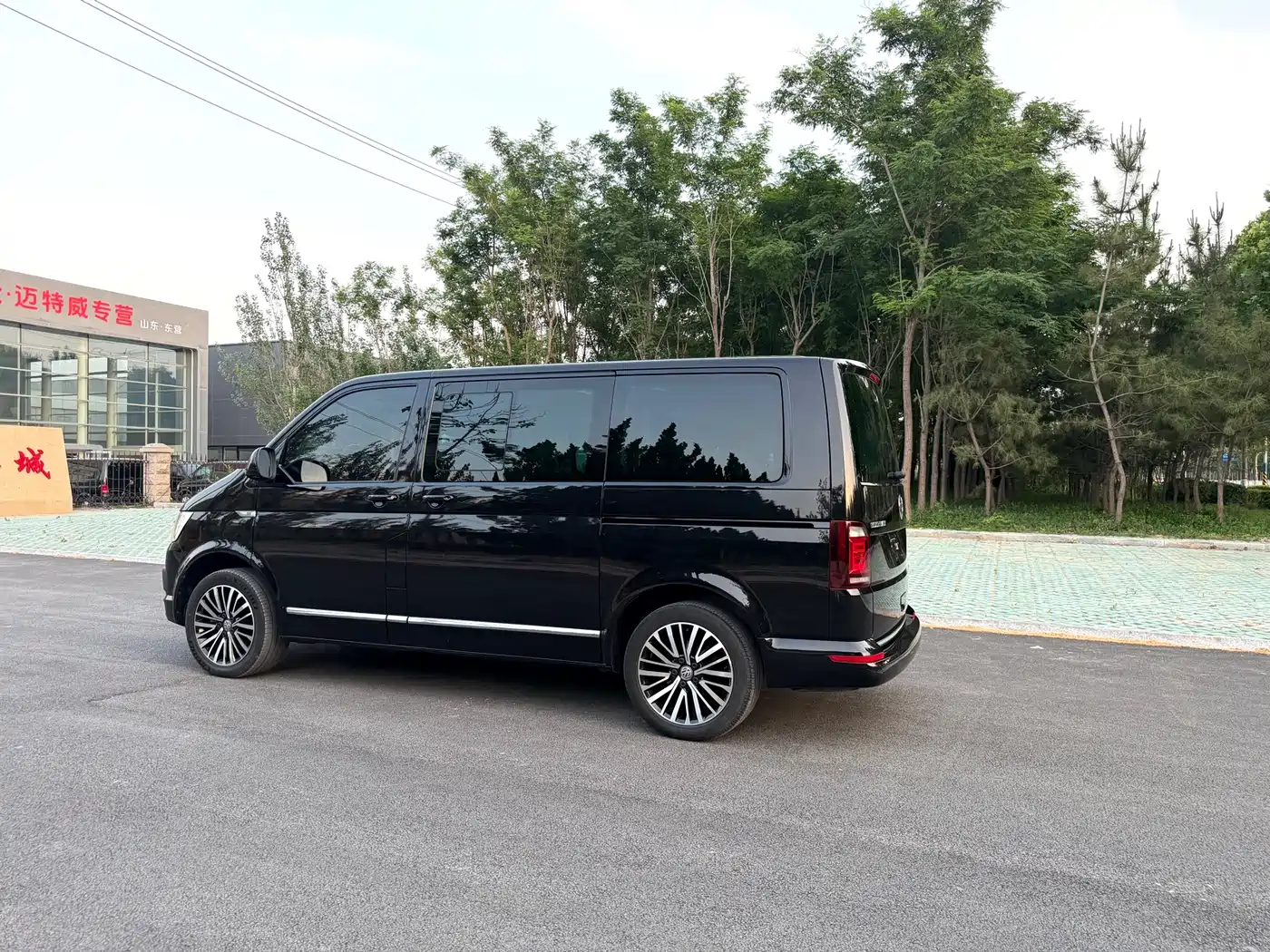 Volkswagen Multivan 2019 2.0TSI 4WD Premium 7-seater фото 4