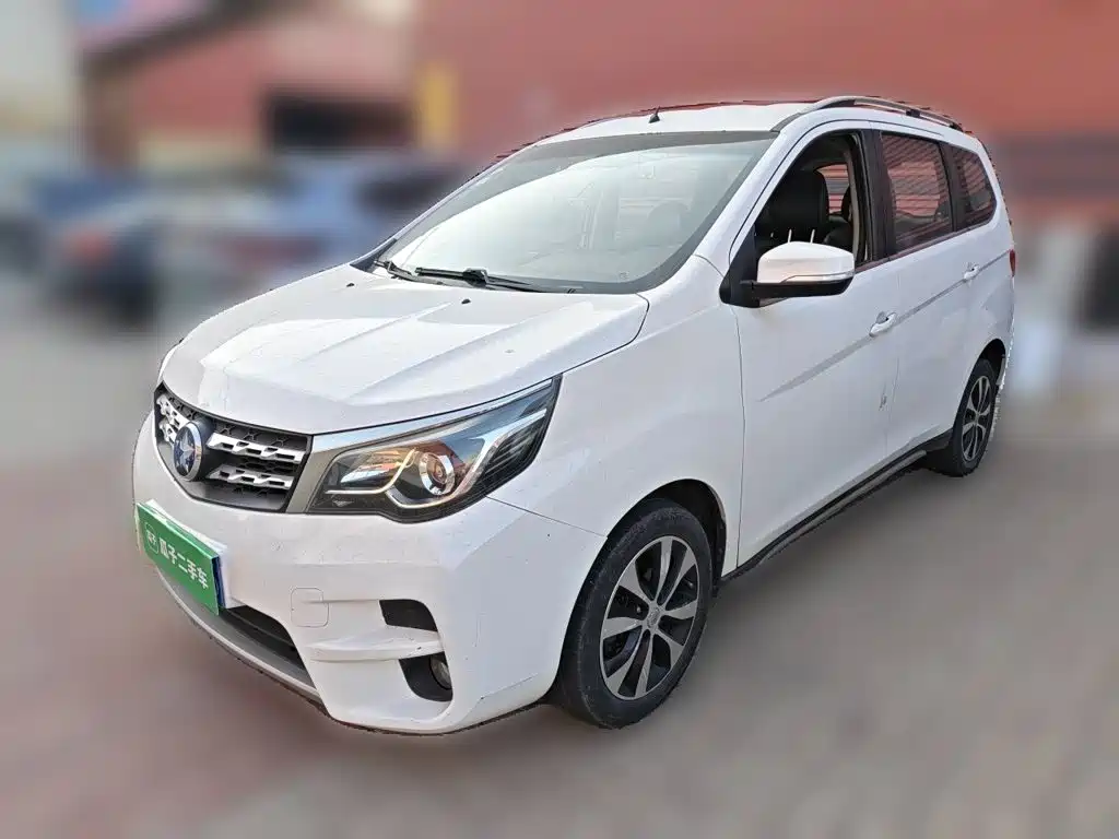 Venucia M50V 2018 2017 1.6L XL CVT Luxury