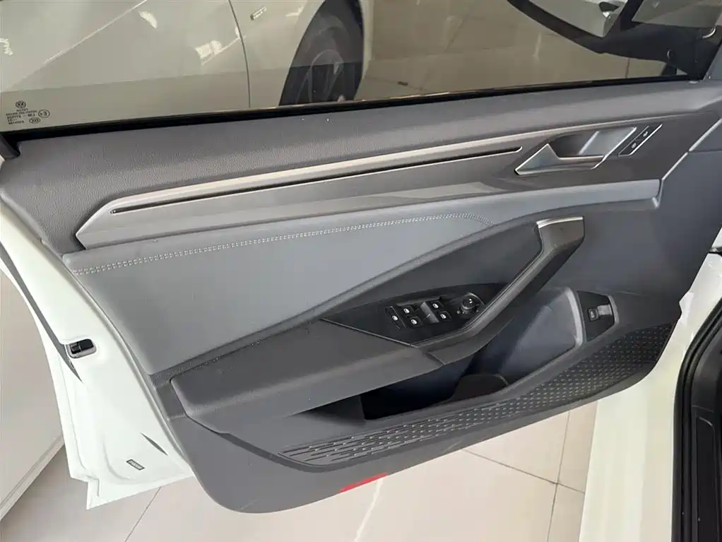 Volkswagen Sagitar 2024 200TSI DSG Flying Edition фото 18