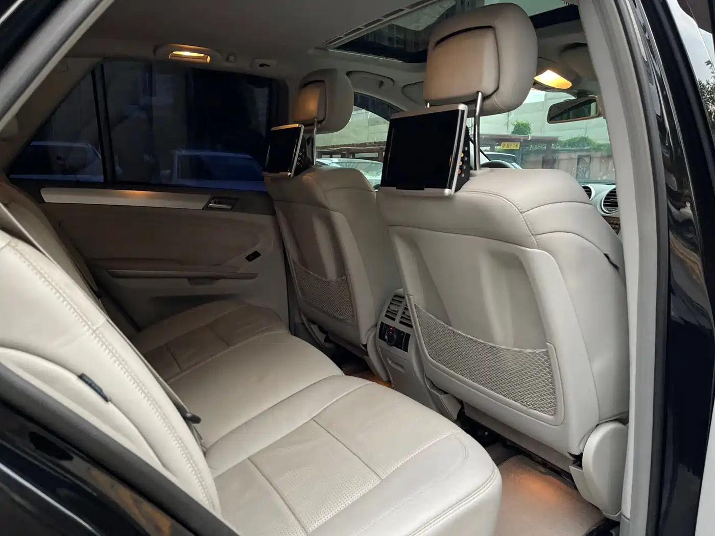 Mercedes-Benz M-Class AMG 2011 AMG ML 63 фото 7