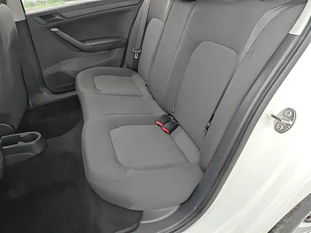 Volkswagen Jetta 2017 1.5L Automatic Fashion фото 17