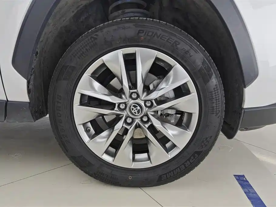 Toyota Wildlander 2022 2.0L CVT AWD Luxury Edition фото 6