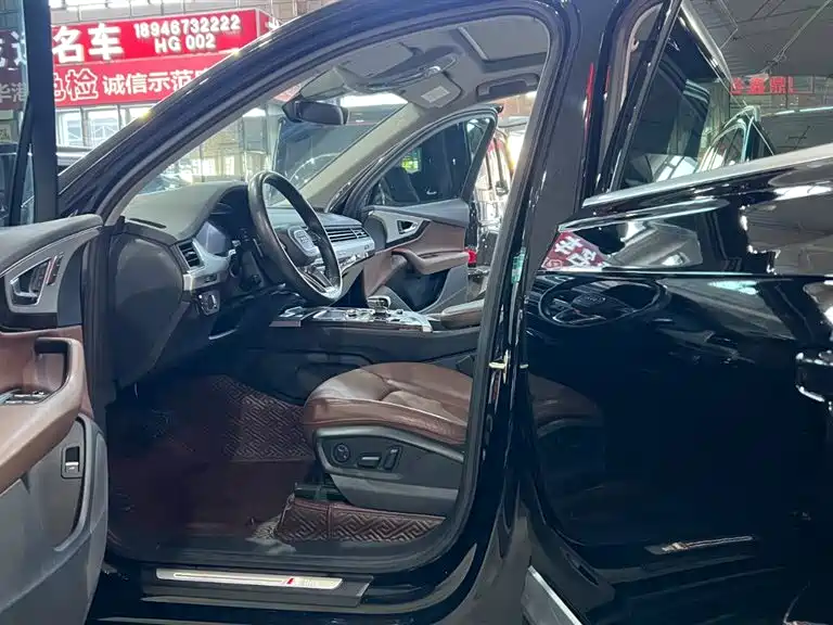 Audi Q7 2019 55 TFSI Technology фото 6