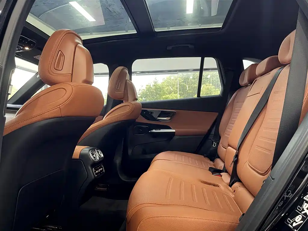 Mercedes-Benz GLC 2023 GLC 300 L 4MATIC Dynamic 7-Seater фото 7