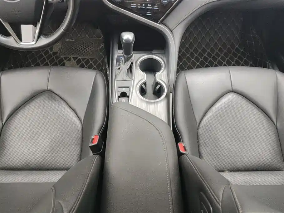 Toyota Camry 2021 2.0G Luxury Edition фото 16