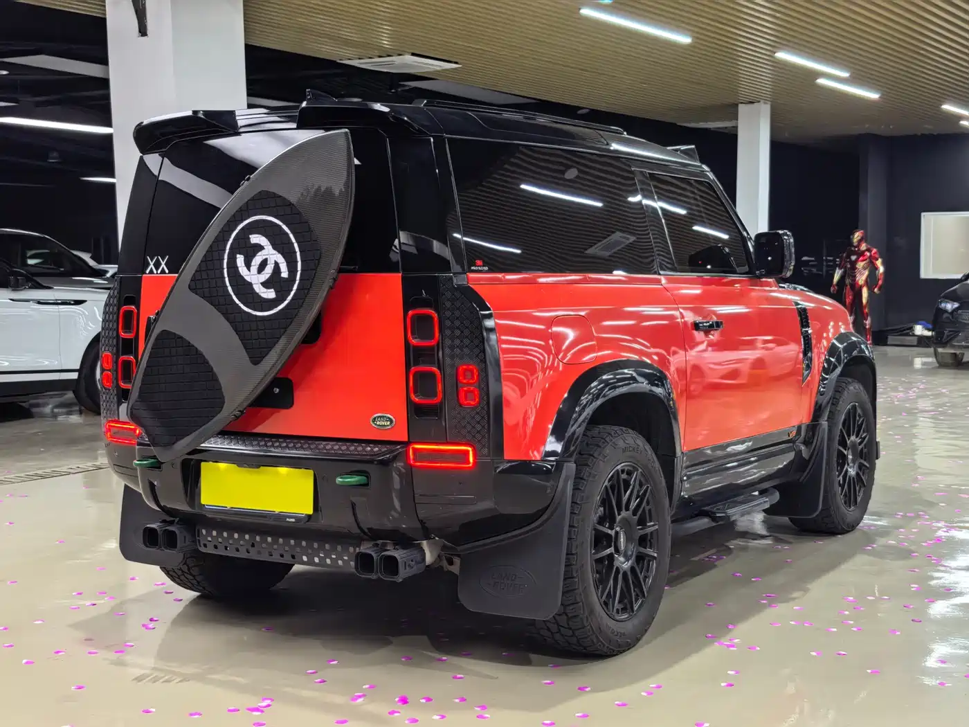 Land Rover Defender 2022 Model 90 3.0T P400 XS фото 12
