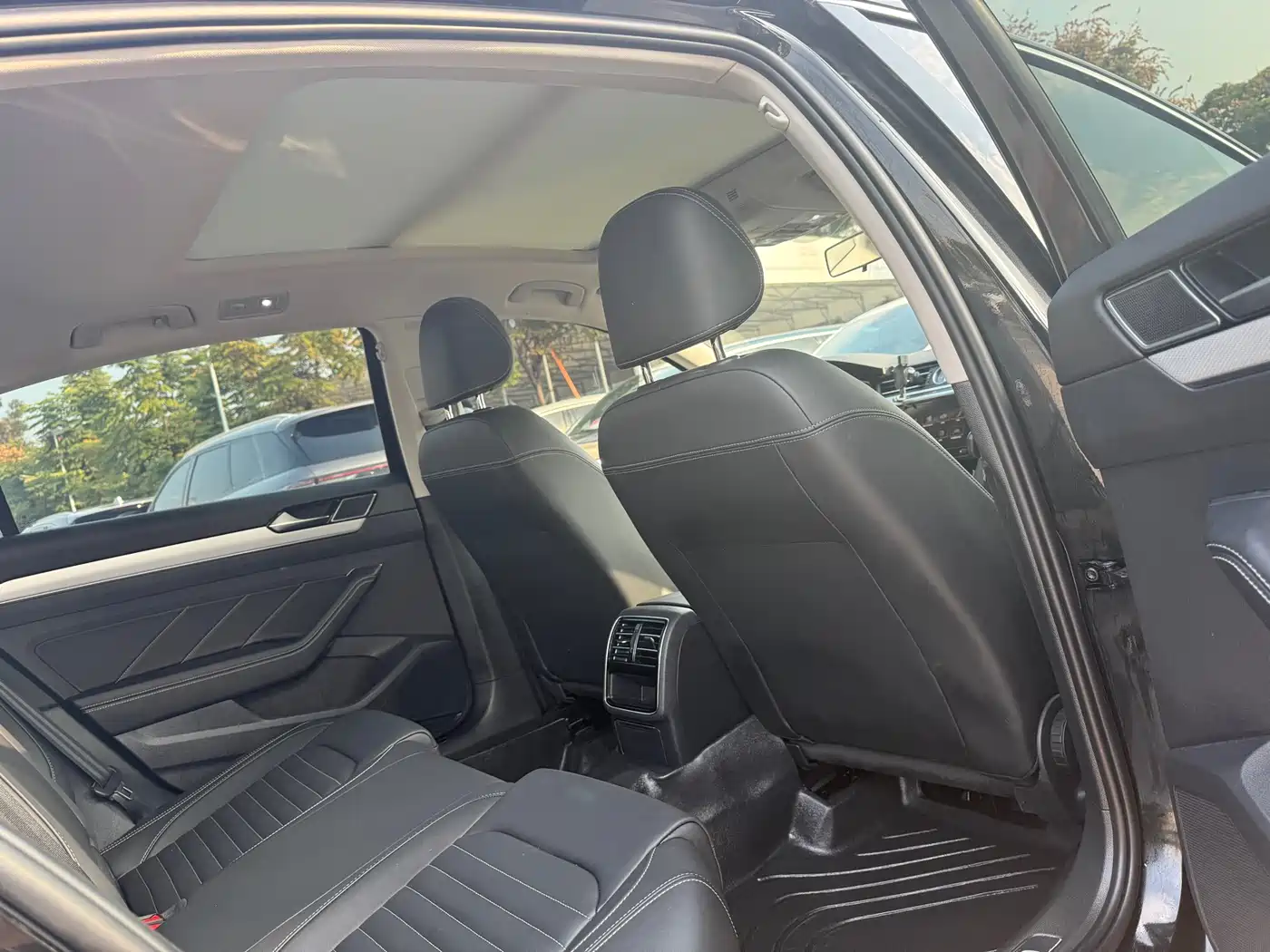 Volkswagen Magotan 2025 Popular Edition 280TSI DSG Comfort фото 14