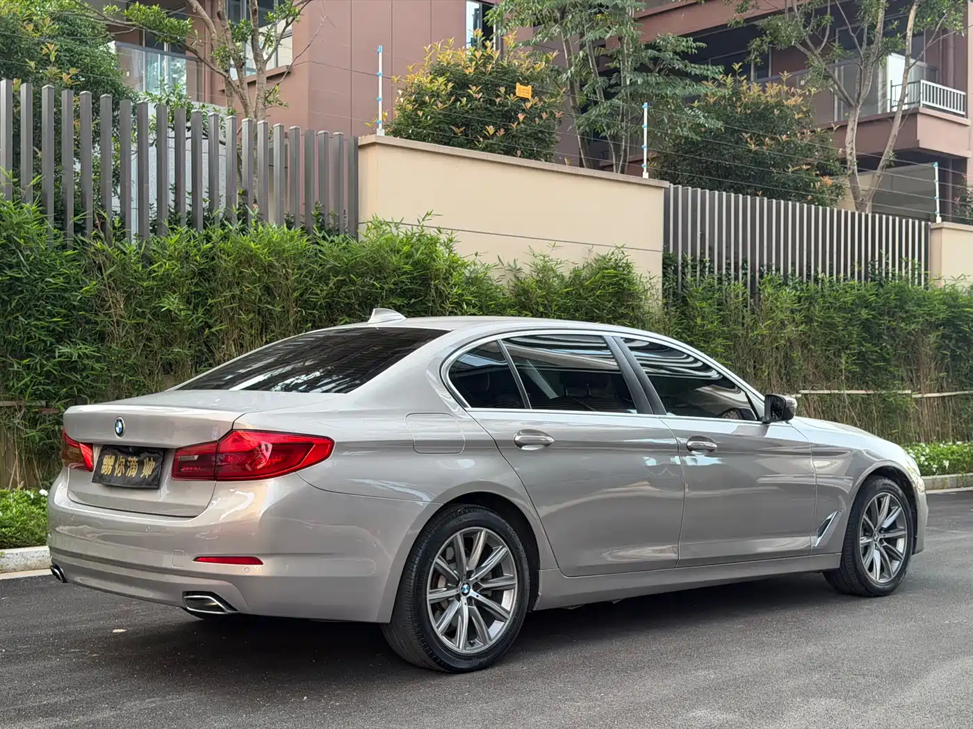 BMW 5 Series 2018 528Li Launch Special Edition фото 5