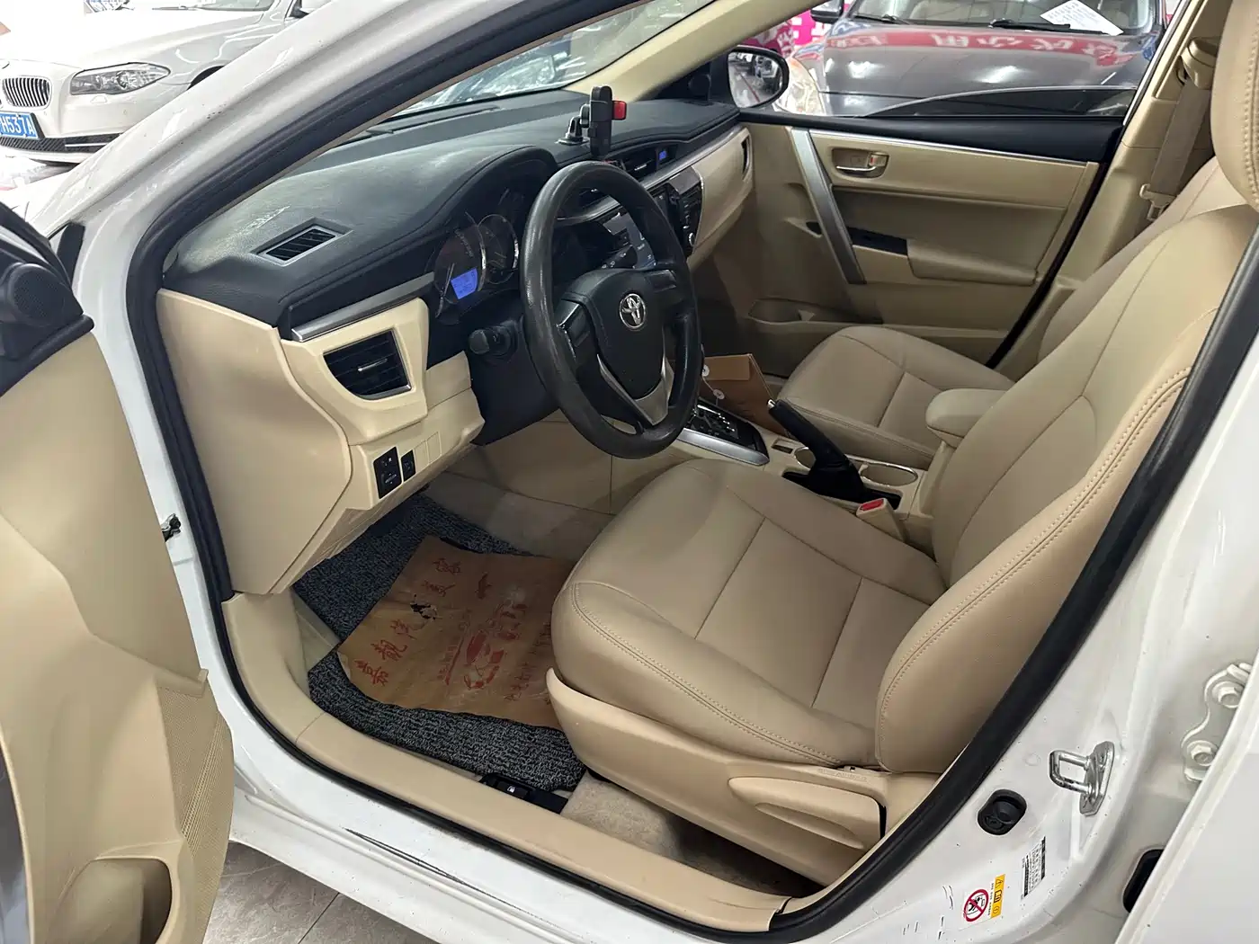 Toyota Corolla 2014 1.6L CVT GL фото 4