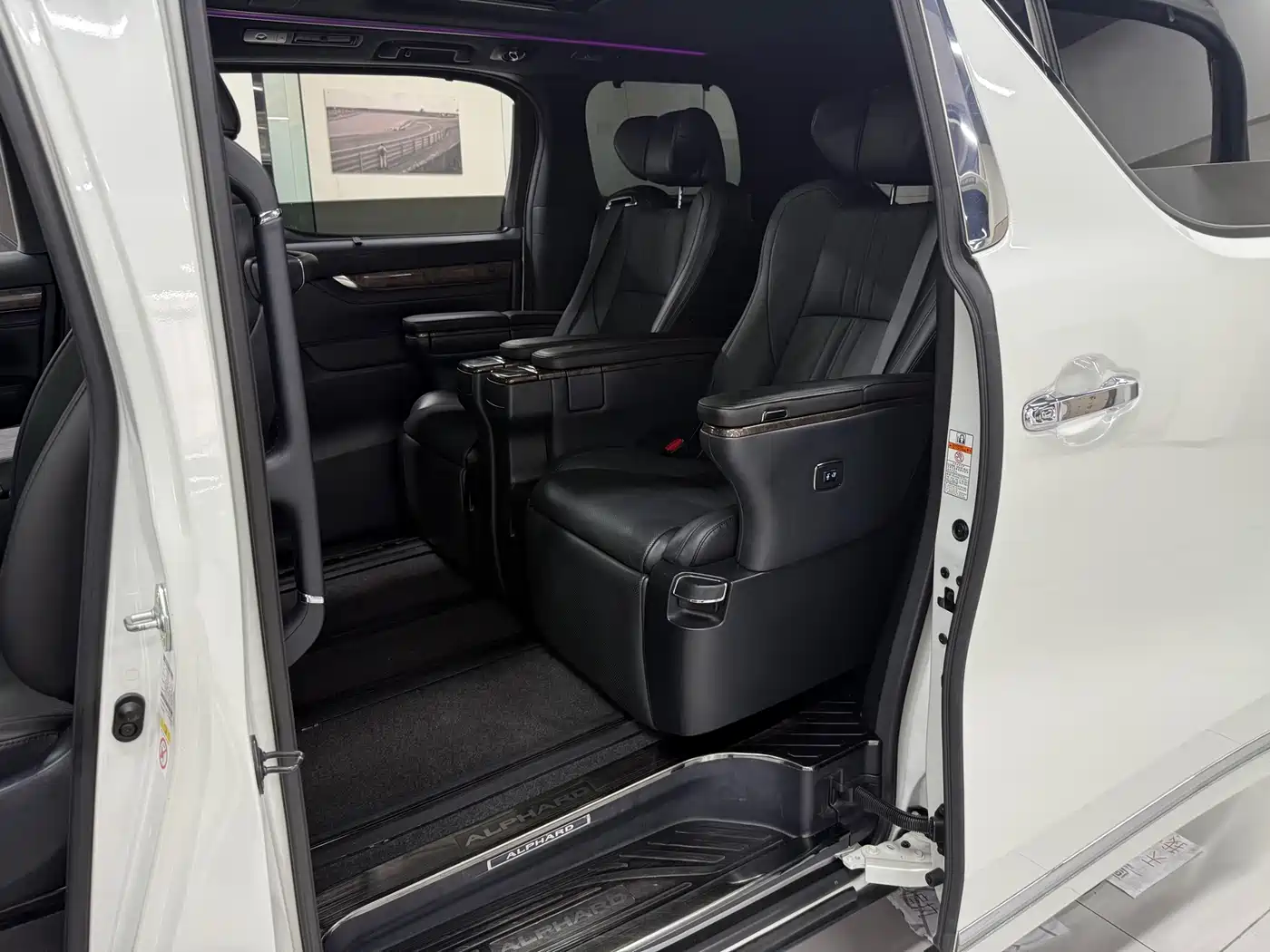 Toyota Alphard 2018 Facelift 3.5L Premium Edition фото 3