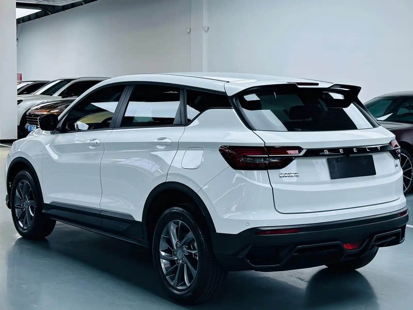 Фото 13 - Geely Coolray