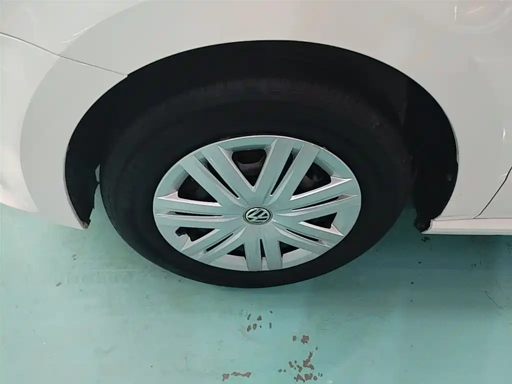 Volkswagen Polo 2016 1.4L Automatic Trend фото 23