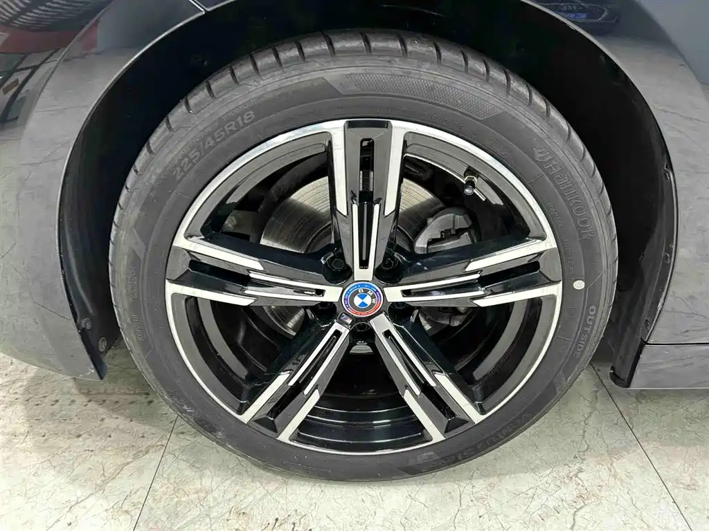BMW 3 Series 2023 320i M Sport Package фото 20
