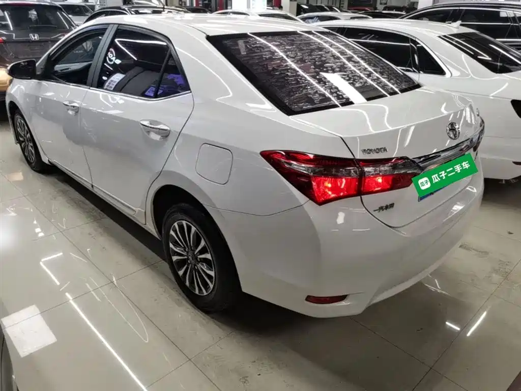 Toyota Corolla 2017 Facelift 1.2T S-CVT GL-i фото 5