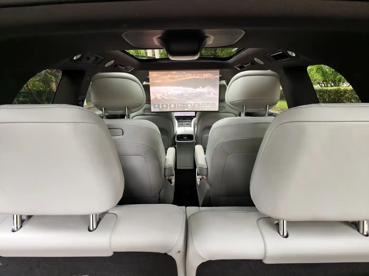 AITO Wenjie AITO M9 2024 Extended Range Ultra 42kWh 6-Seater фото 14