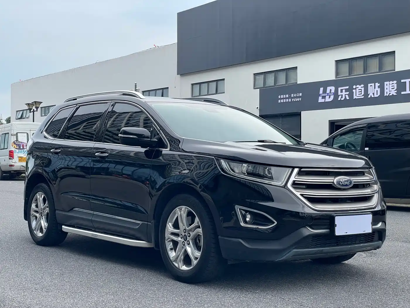 Photo 3 - Ford Edge
