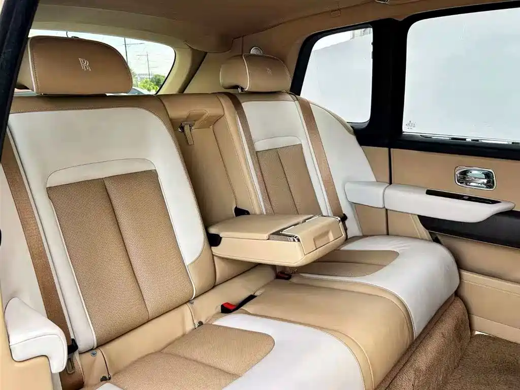 Rolls-Royce Cullinan 2018 5-Seater Version фото 11