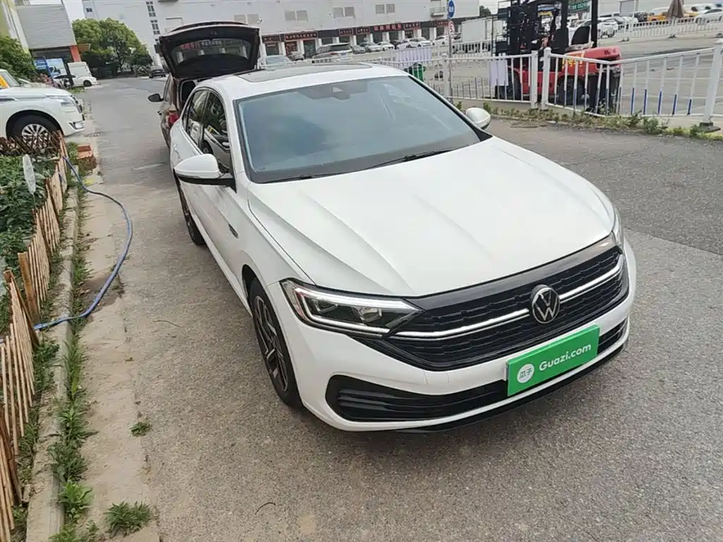 Volkswagen Sagitar 2023 300TSI DSG Surpassing Edition фото 4
