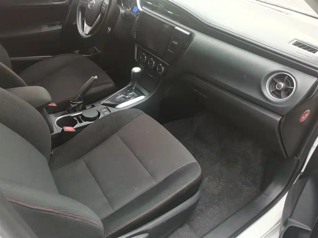 Toyota Corolla 2018 1.2T S-CVT GL Smart Edition фото 24