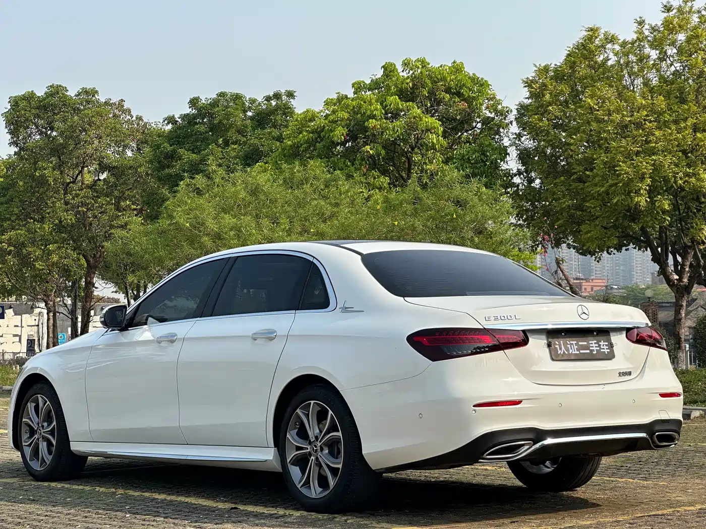 Mercedes-Benz E-Class 2021 E 300 L Sport Fashion фото 4