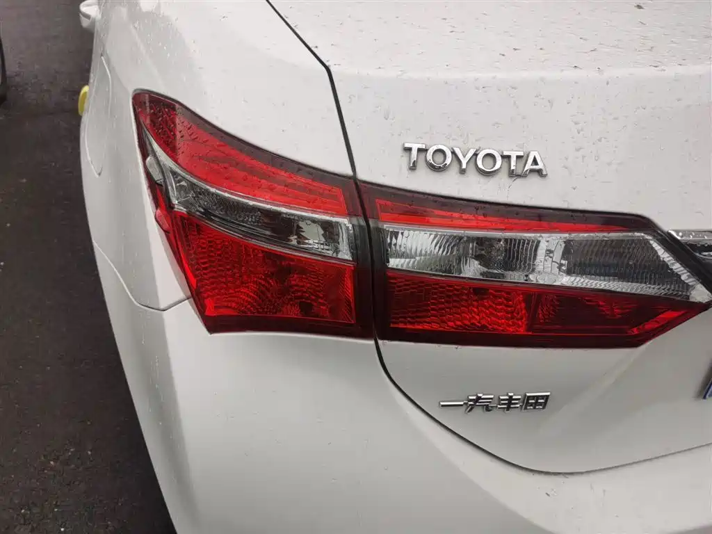 Toyota Corolla 2018 1.2T S-CVT GL Smart Edition фото 9