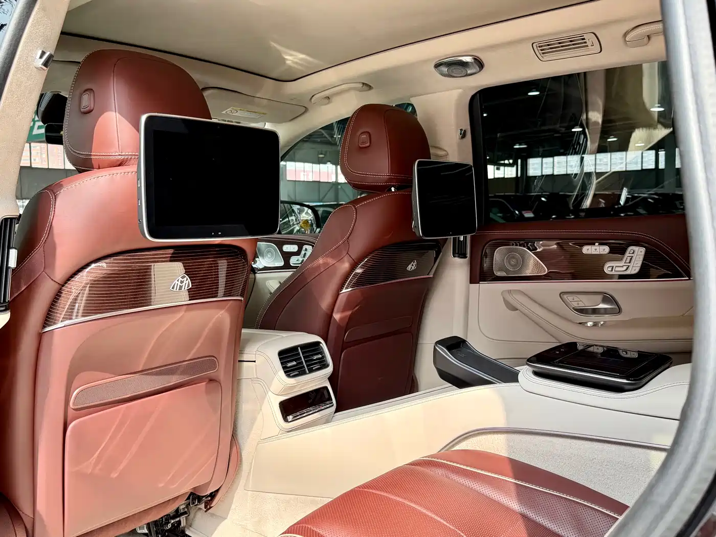Mercedes-Benz Maybach GLS 2024 GLS 480 4MATIC фото 30