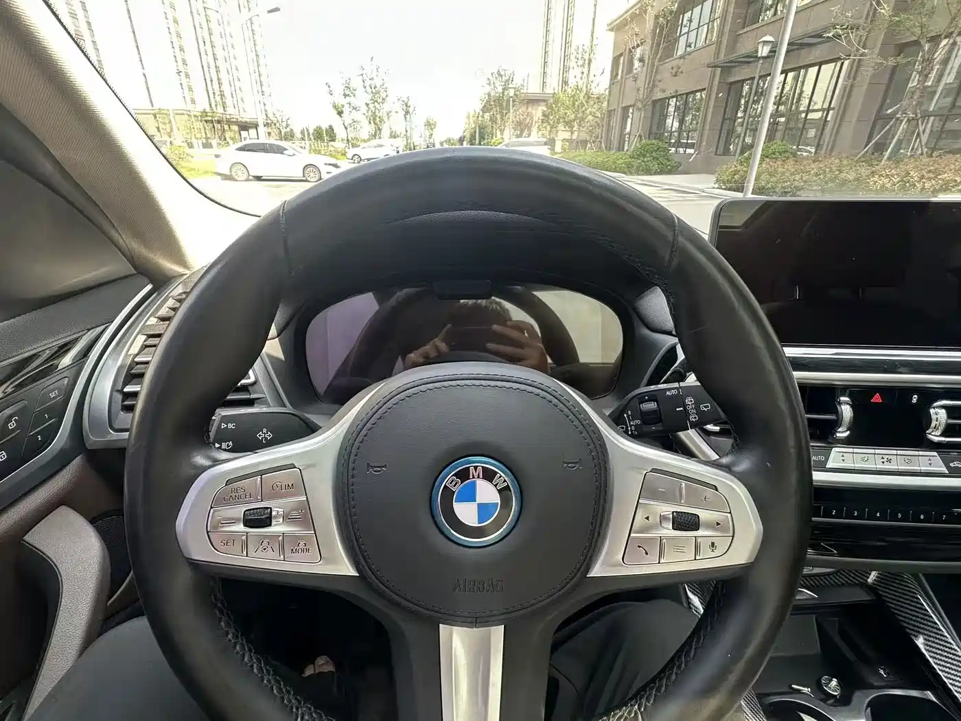 Фото 9 - BMW iX3