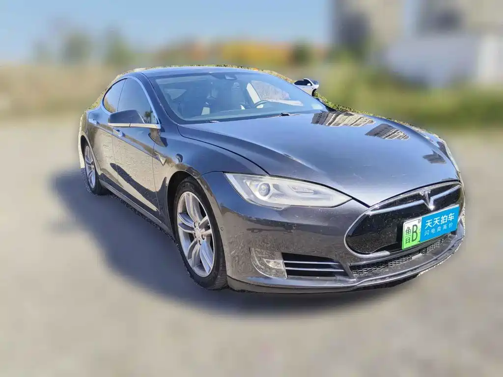Фото 3 - Tesla Model S