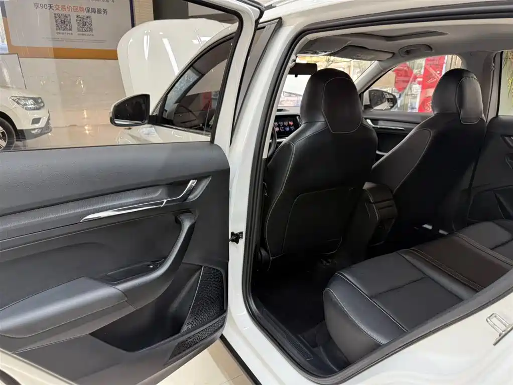 Škoda Kamiq 2022 1.5L Automatic Comfort Edition фото 17