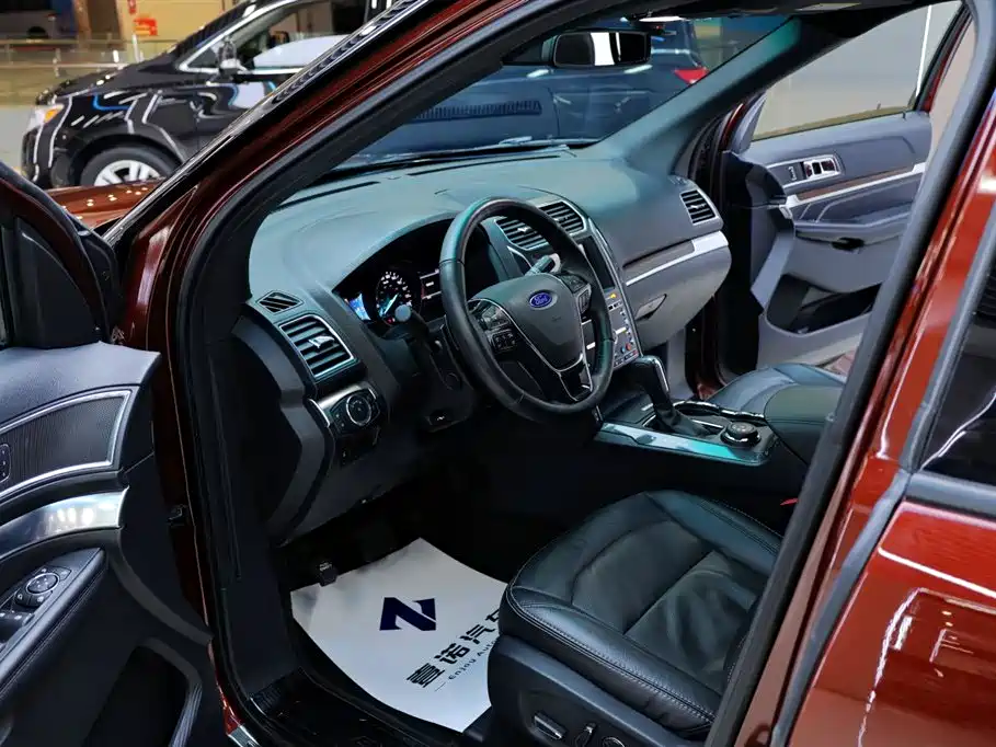 Ford Explorer (Import) 2016 3.5T Platinum Edition фото 17