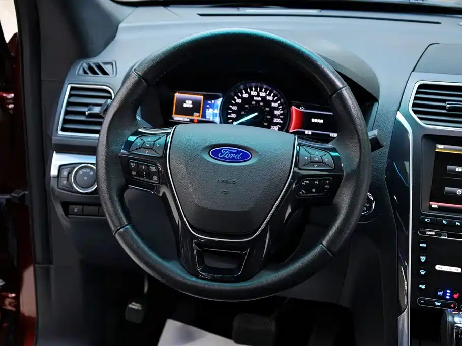 Ford Explorer (Import) 2016 3.5T Platinum Edition фото 25