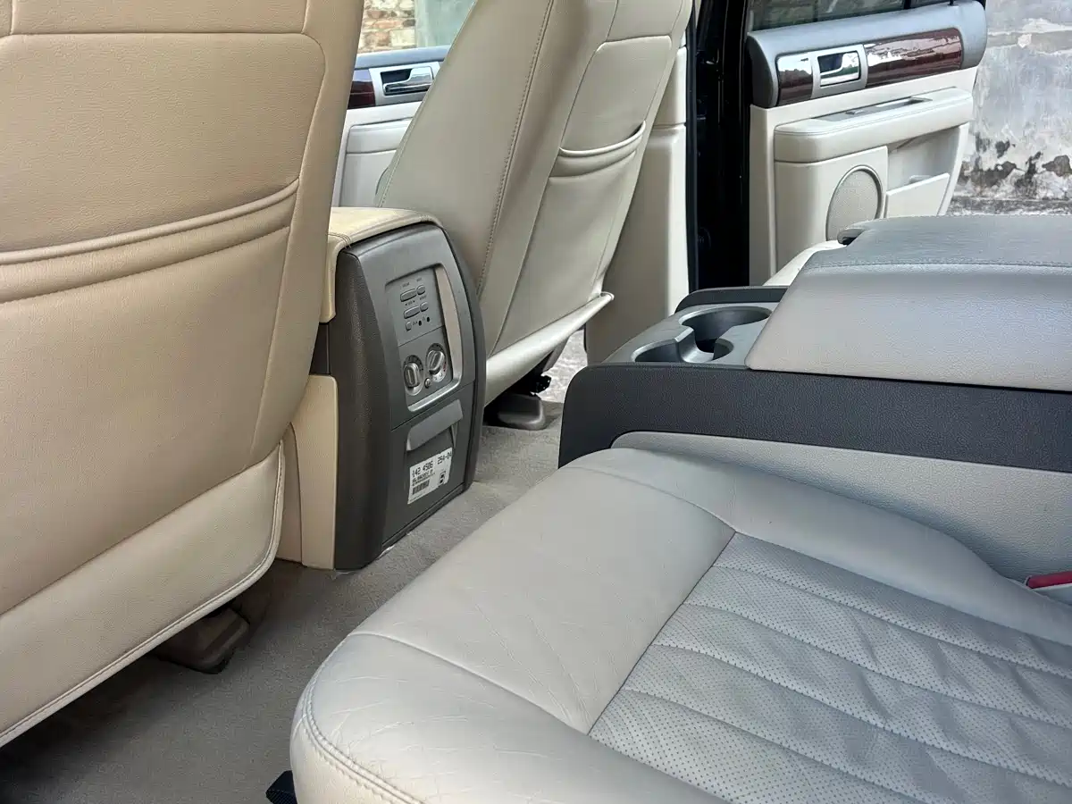 Lincoln Navigator 2005 2004 Model 5.4L