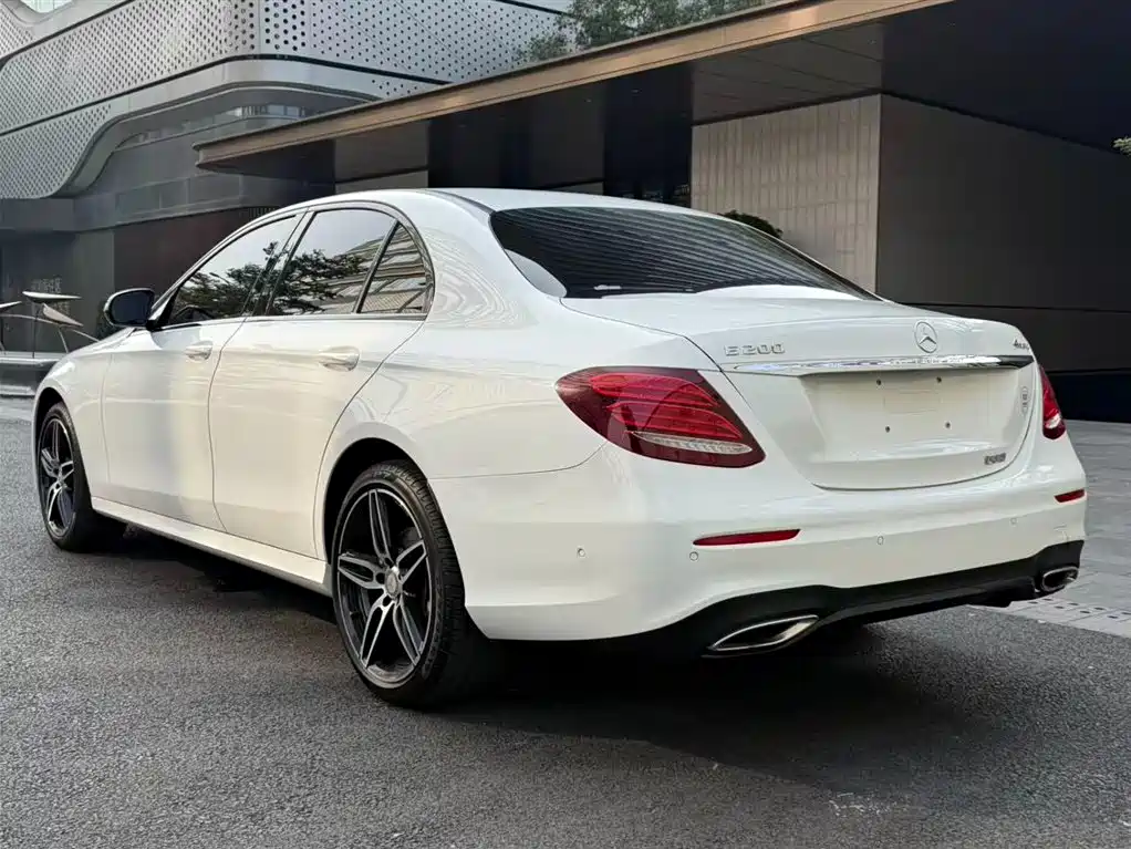 Mercedes-Benz E-Class 2017 E 200 Sport 4MATIC фото 4